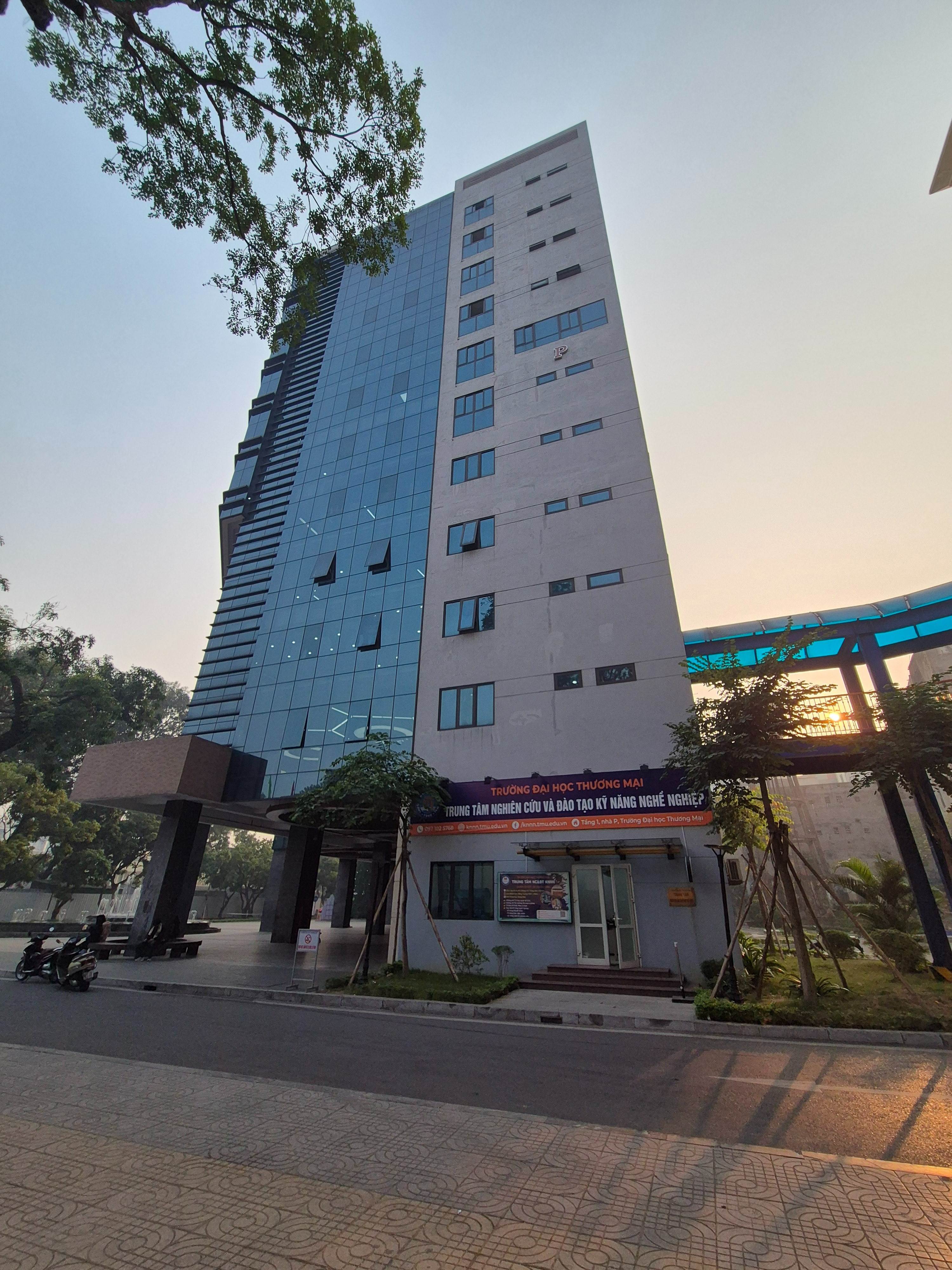 TRUNG TÂM NC&ĐT KNNN